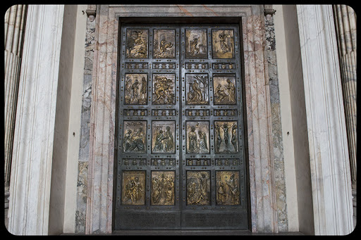 The Holy Door &#8211; St. Peter &#8211; Vatican © Antoine Mekary &#8211; es