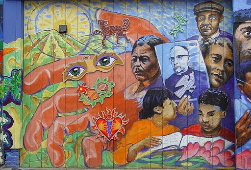 Mural Oscar Romero y campesinos