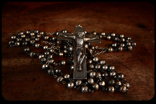 web-rosary-Fr Lawrence Lew, OP-cc &#8211; es
