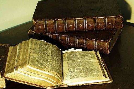 Biblias antiguas en Génova