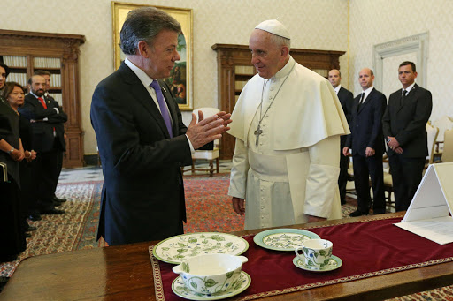 Pope Francis with Colombia&#8217;s President Juan Manuel Santos Calderon &#8211; AFP &#8211; es