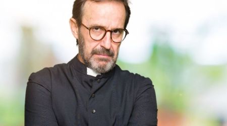 Seis consejos para tratar con un párroco difícil