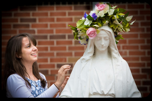 web-mary flowers -Roman Catholic Archdiocese of Boston-CC &#8211; es
