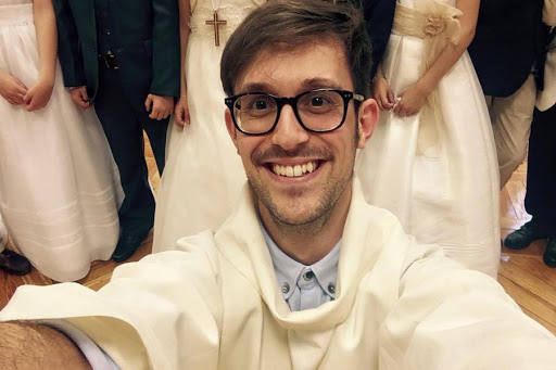 Padre Damian selfie