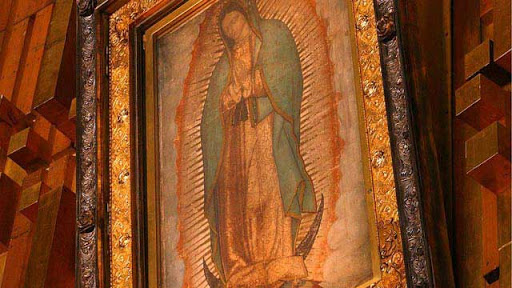 La «Tilma» miracolosa di Guadalupe custodita nel santuario mariano in Messico. &#8211; es