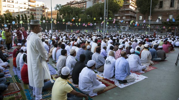 web-muslim-spain-ramadan-islam-shutterstock_252420388-demidoff-shutterstock-com.jpg