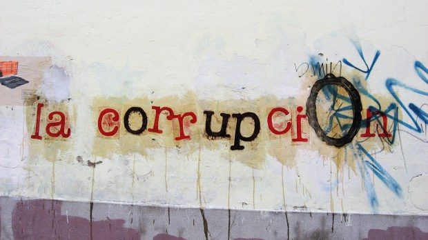 WEB-LA CORRUPCION-CORRUPTION-MEXICO-WALL-withquietintentions-cc