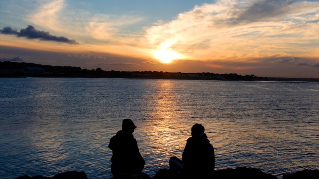 sea-dawn-sunset-couple.jpg