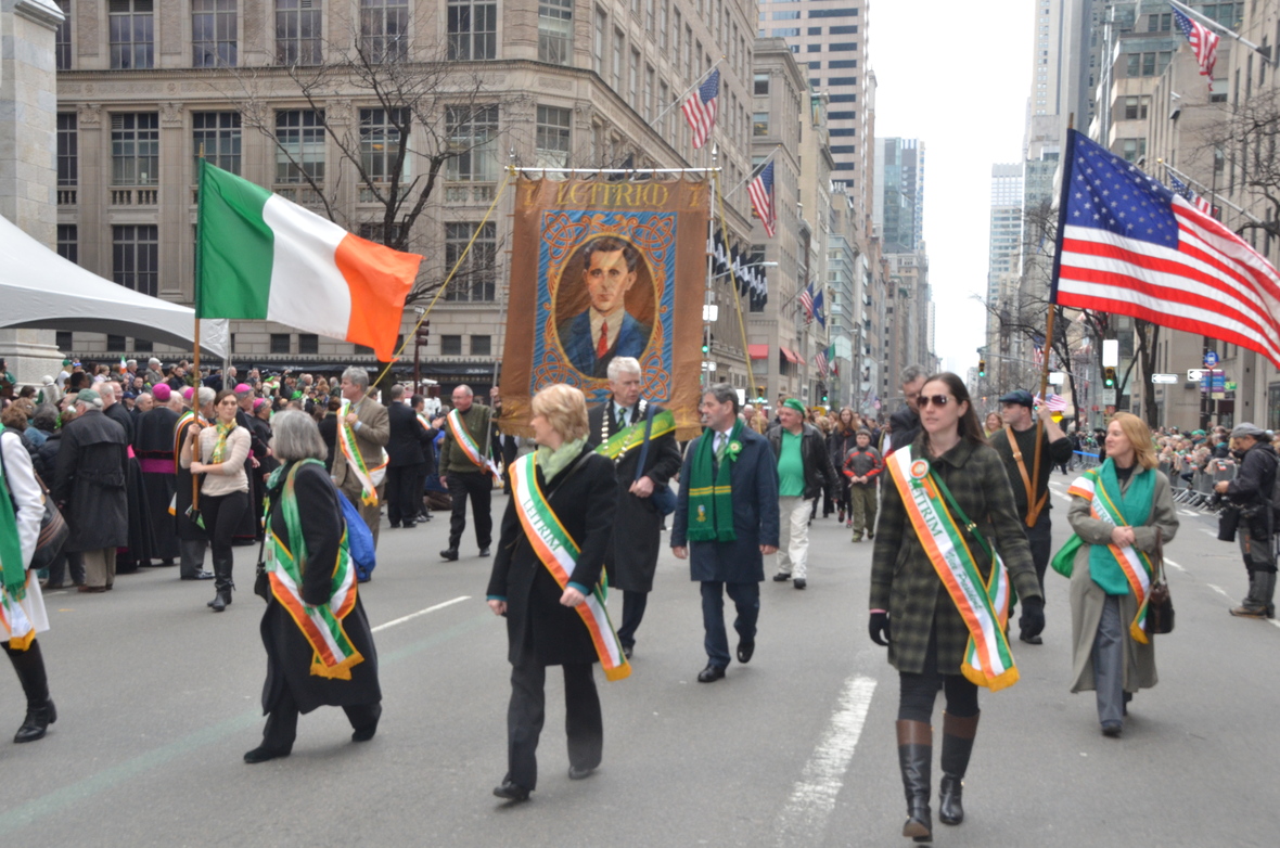 El primer desfile del día de San Patricio se celebró en 1762, cuando un grupo de soldados irlandeses marcharon por las calles de Nueva York un 17 de marzo para celebrar a su santo patrono