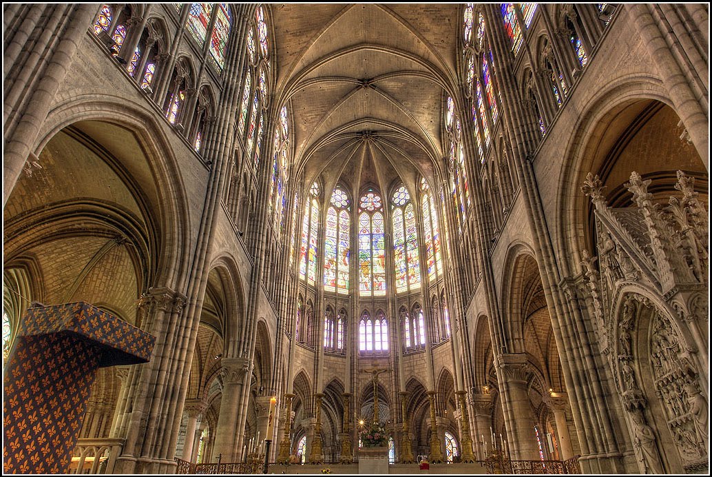 El ábside de la nueva Catedral de St. Denis, aparentemente diseñada por el Abad Suger. 