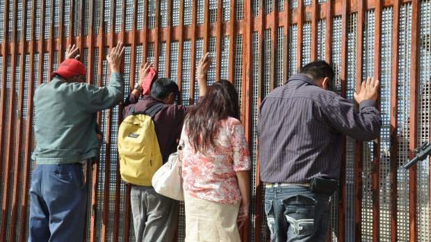 web-border-mexico-us-deportation-migrants-bbc-world-service-cc.jpg