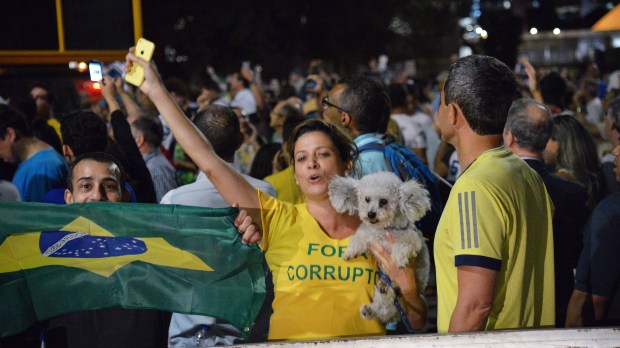 web-brazil-brasil-corruption-march-wilson-dias-agc3aancia-brasil.jpg