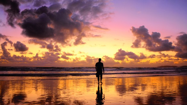 web-sunset-man-sea-seaside-light-aristocrats-hat-cc.jpg
