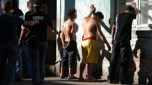 web-brasil-drugs-police-traffic-roberto-vinicius-cc.jpg