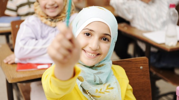 web-muslim-girl-education-school-islamic-shutterstock_59593798-zurijeta-ai.jpg