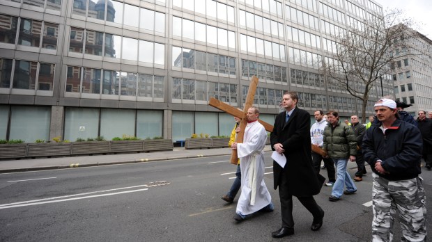 web-procession-street-cross-city-mazur-catholicchurch_org_uk-cc.jpg