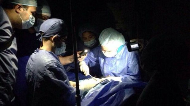 web-venezuela-light-electricity-surgery-twitter.jpg