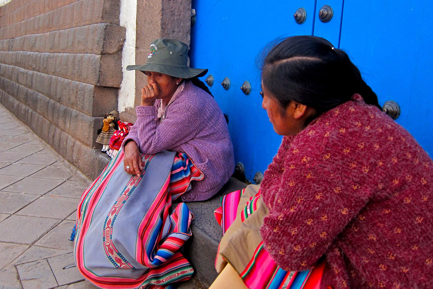 web-women-peru-peruvian-native-malingering-cc.jpg