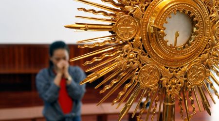 Conoce objetos litúrgicos de Misa y la adoración eucarística