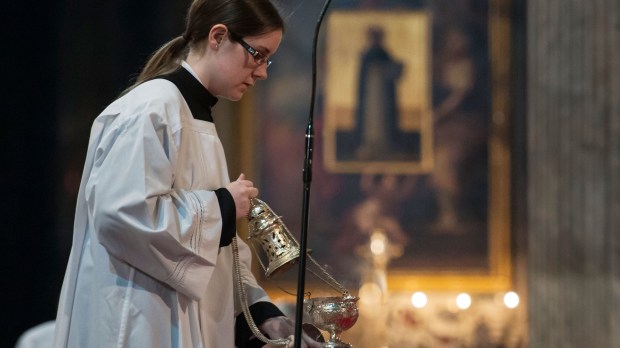 web-altar-girl-woman-church-mazur-www-catholicnews-org-uk-ccmodified.jpg