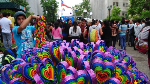 web-gay-chile-street-hearts-parade-juan-catepillc3a1n-cc.jpg