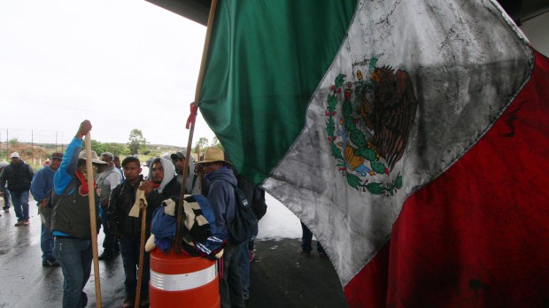 web-mexico-teachers-protest-nochixtlc3a1n-oaxaca-000_c807n-hector-guerrero-afp-ai.jpg