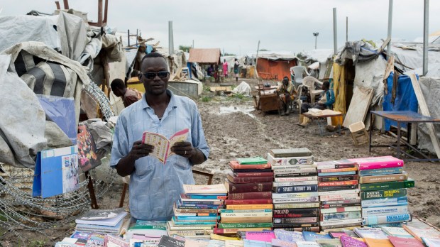 web-refugee-books-sudan-un-photo-jc-mcilwaine-cc.jpg