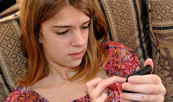 web-teen-girl-texting-smartphone-carissa-rogers-cc.jpg