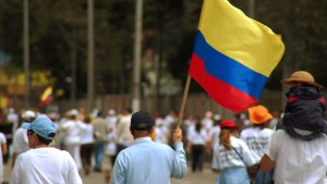web-colombia-peace-flag-family-alejandro-cortc3a9s-cc.jpg