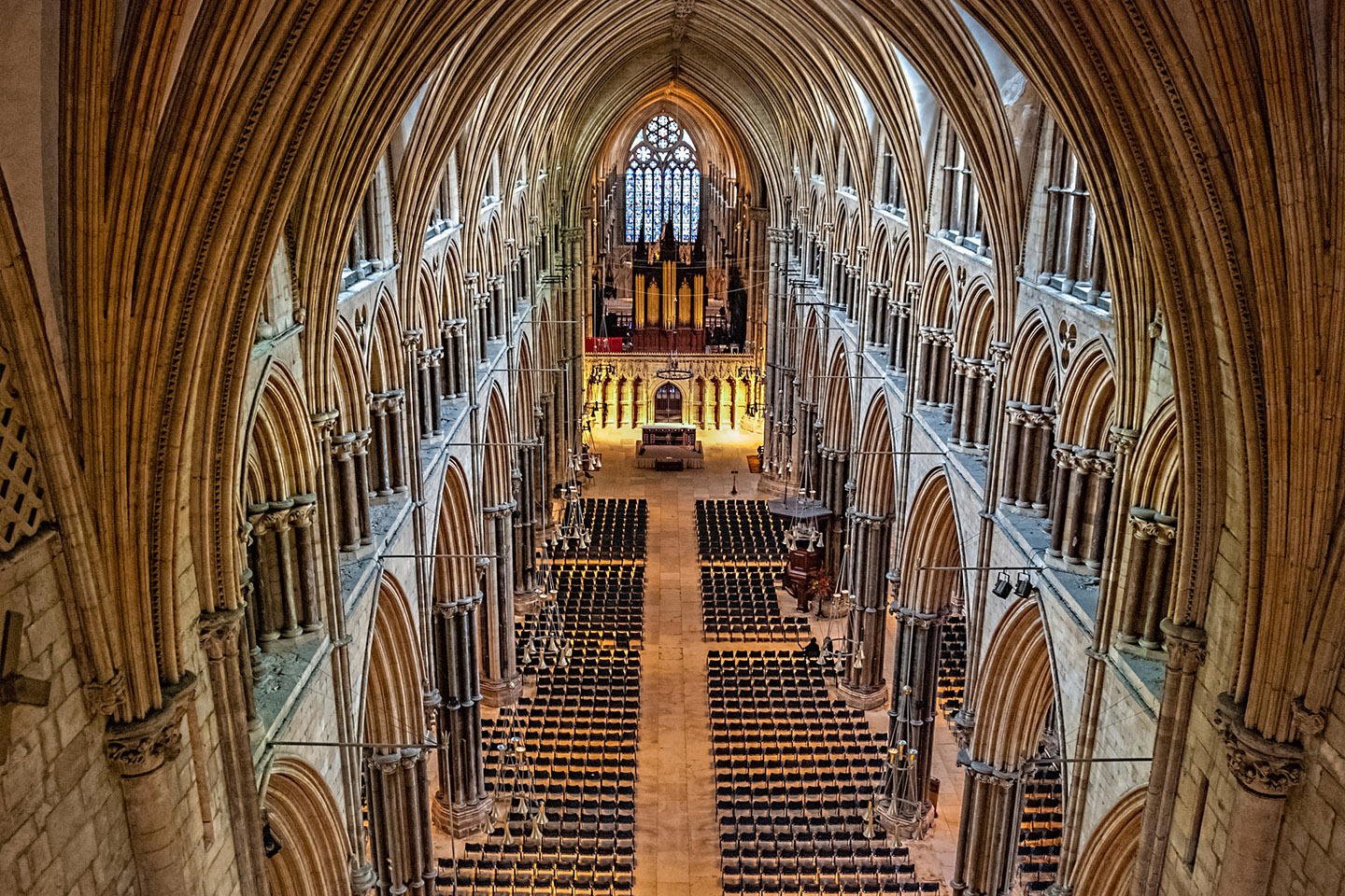 La tercera catedral más grande en toda la Gran Bretaña, la catedral de Lincoln fue conocida  por ser el edificio más alto del mundo durante 238 años