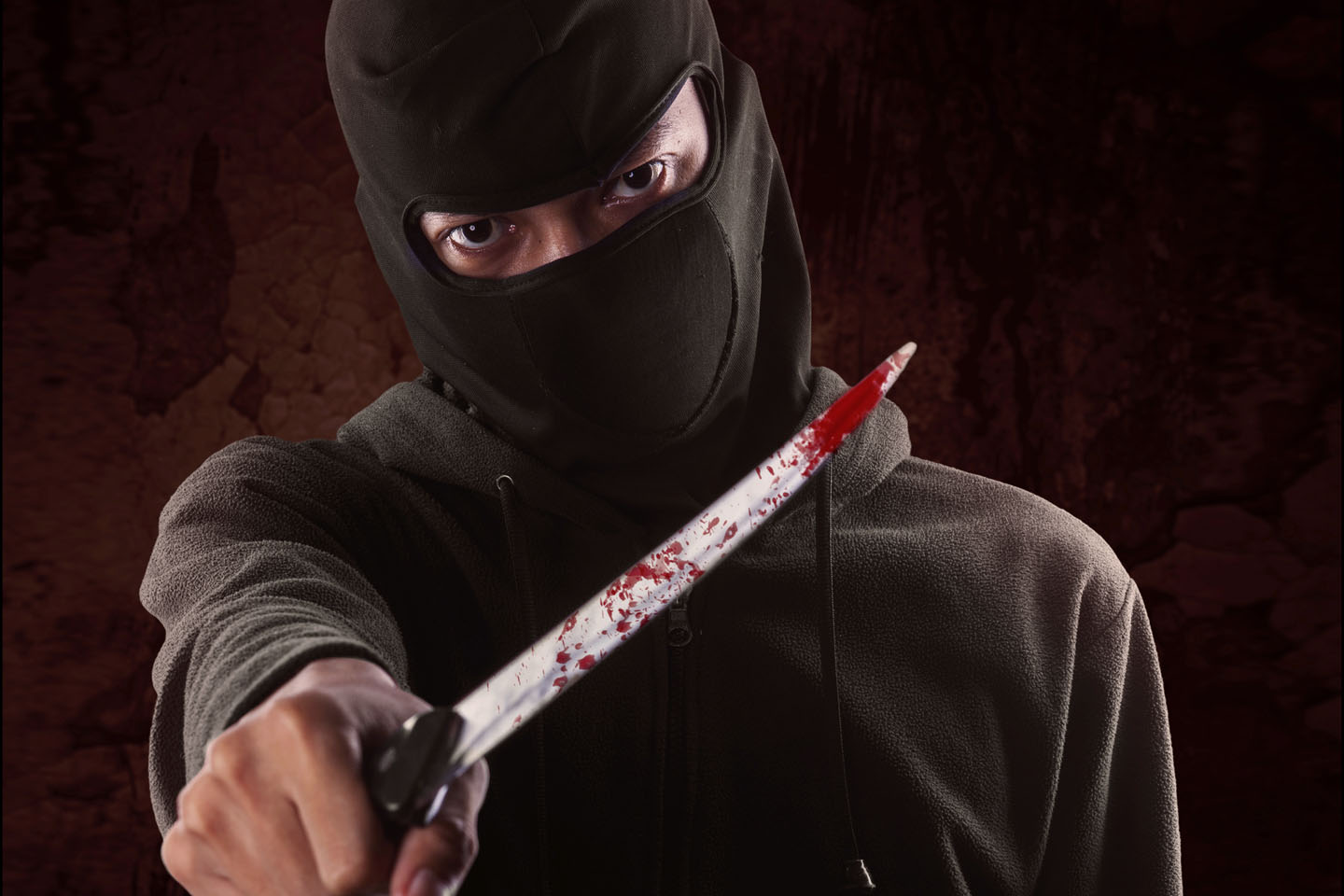 WEB-ISIS-KNIFE-MURDERER-BLOOD-Shutterstock_339923321-Creativa Images-AI