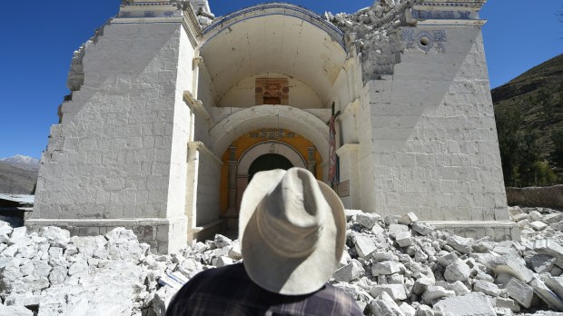 web-peru-earthquake-church-000_f41wz-jose-sotomayor-jimenez-afp-ai.jpg