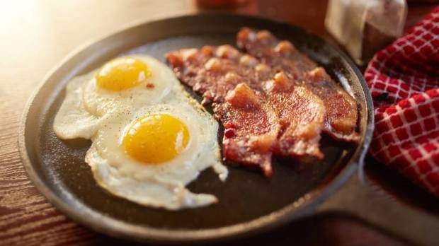 Huevos fritos con bacon