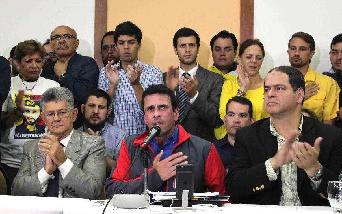 rueda-de-prensa-de-la-mud-foto-prensa-capriles
