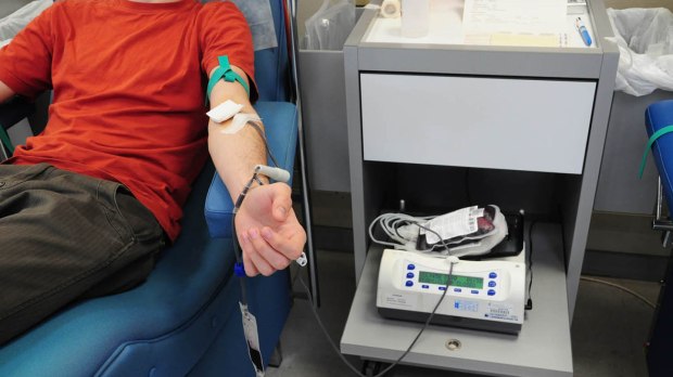 web-blood-donation-man-donate-ec-jpr-cc