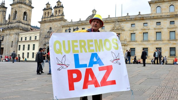 COLOMBIA-FARC-PEACE-ACCORD-PARLIAMENT-DEMO