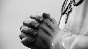 web-pray-hands-statue-kumaran-cc