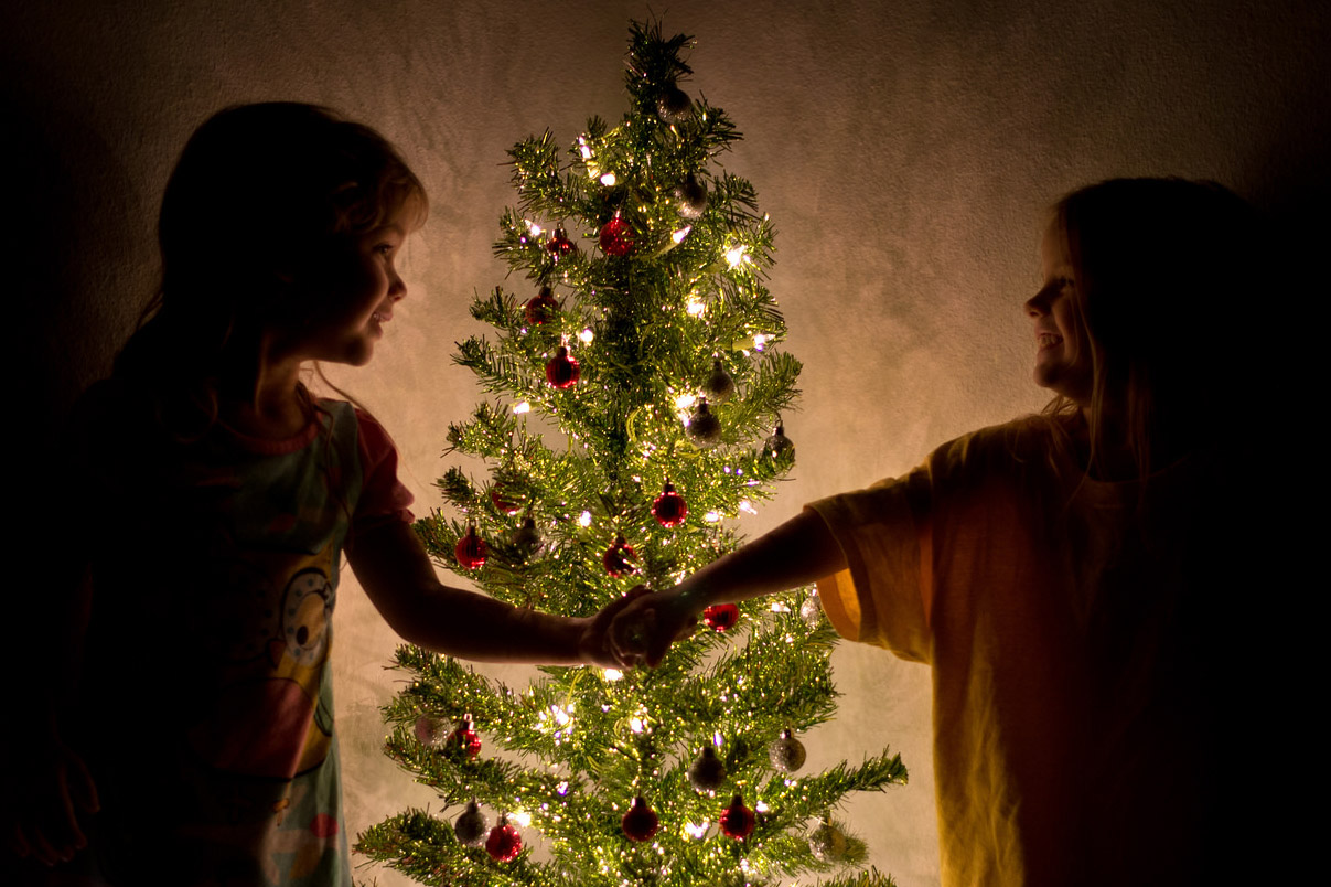 web-children-christmas-tree-donnie-ray-jones-cc