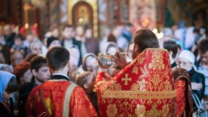 web-ortodox-comunnion-eucharist-church-priest-saint-petersburg-theological-academy-cc
