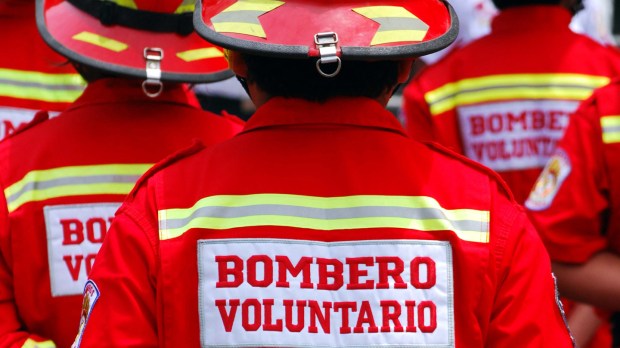 web-voluntary-fireman-red-lima-peru-ms-akr-cc