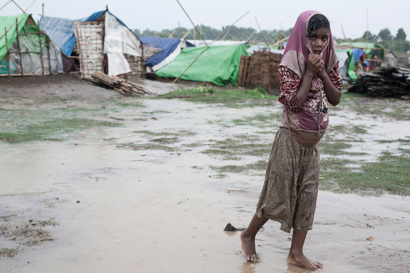 web-girl-refugee-poverty-camp-steve-gumaer-cc