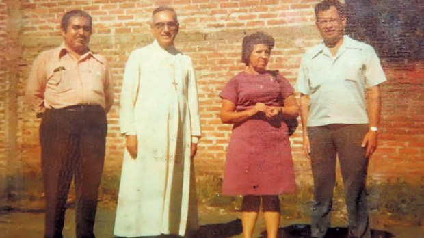 web-oscar-romero-family-archivo