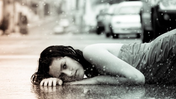 web-woman-girl-rain-mourn-sad-patricio-maldonado-cc