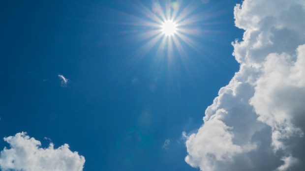 web-blue-sky-sun-shining-andyddshutterstock