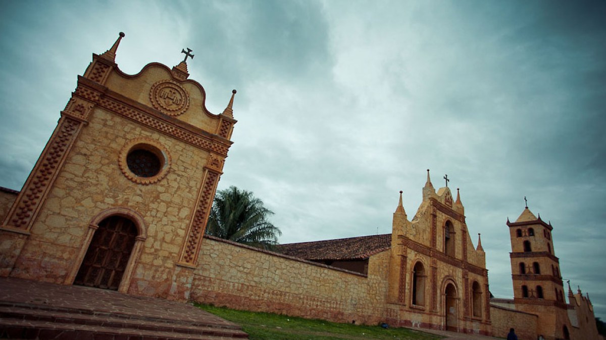 web-chiquitos-bolivia-mission-church-gonzalo-viera-azpiroz-cc