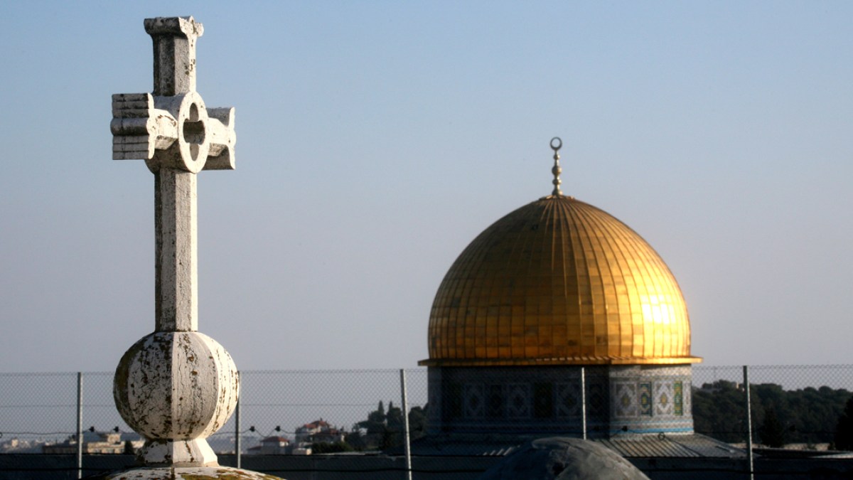 WEB—Church-Cross-Mosque-©-Zvonimir-Atletic—Shutterstock—shutterstock_48580450