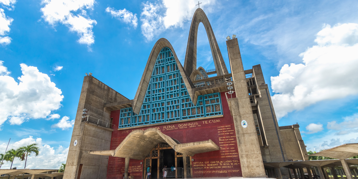WEB&#8212;HIGUEY,-DOMINICAN-REPUBLIC-Basilica-La-Altagracia-Church-in-Higuey,-Dominican-Republic-©-Klemen-Misic&#8212;shutterstock_220616323