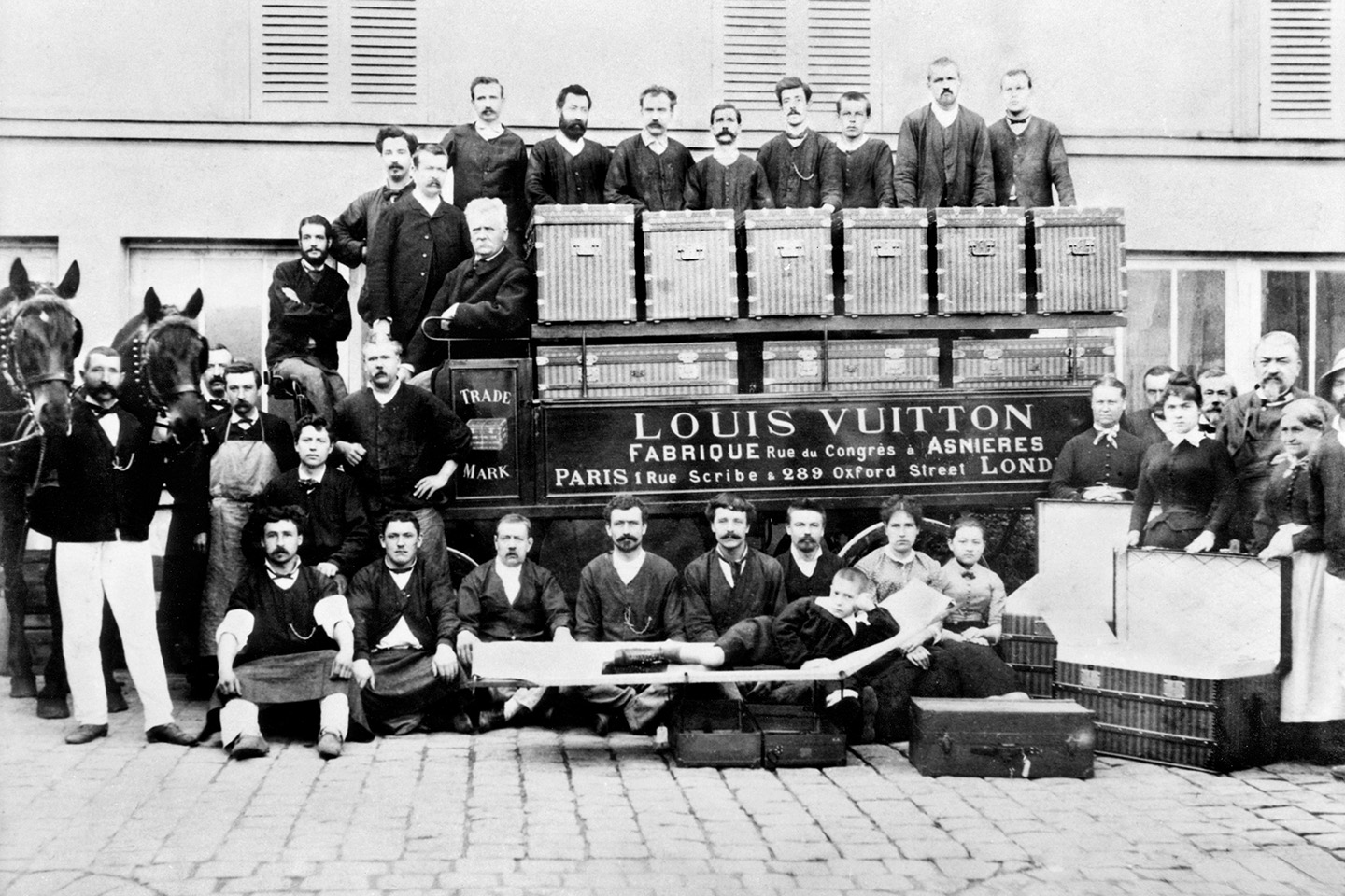 WEB-LOUIS VUITTON-factory workers-PD