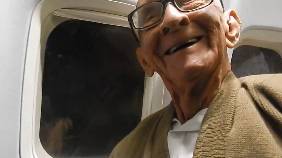 web-wingo-colombia-plane-old-man-first-flight-capture-youtube