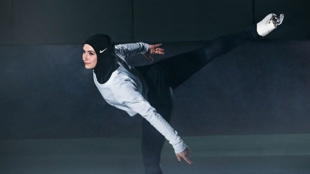 ir de compras Vamos En el piso Nike incorpora el hiyab a la moda deportiva